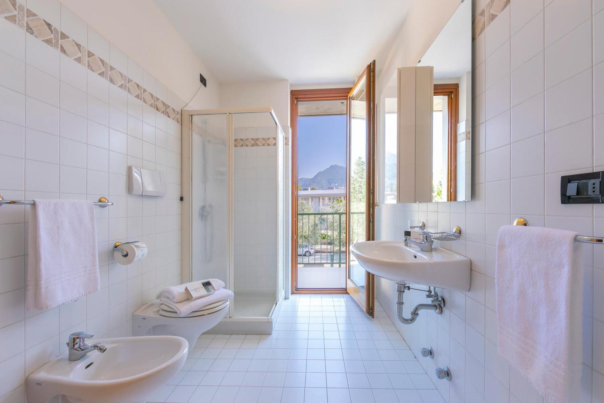 Claz House - Happy Rentals Riva del Garda Eksteriør bilde