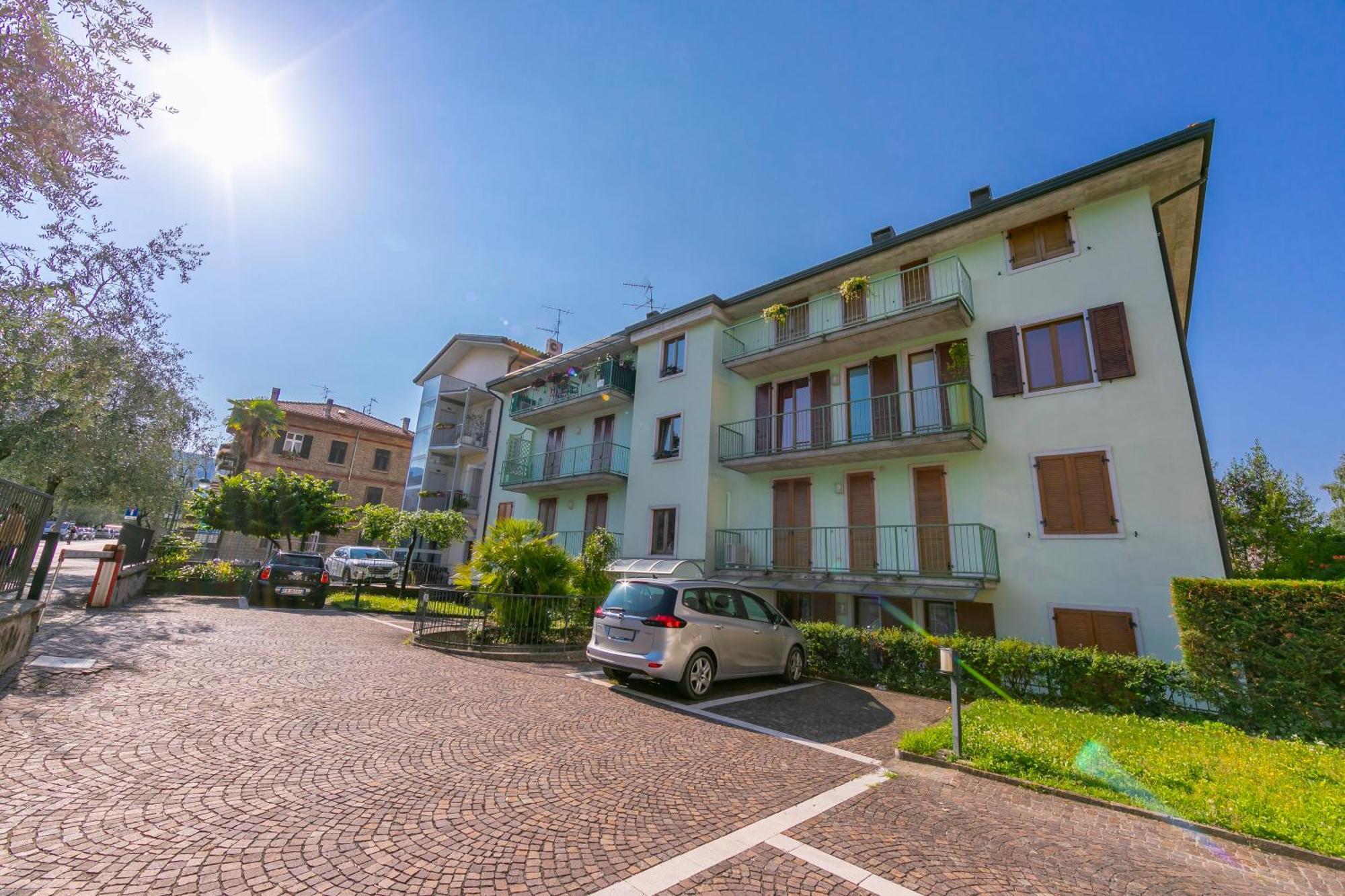 Claz House - Happy Rentals Riva del Garda Eksteriør bilde