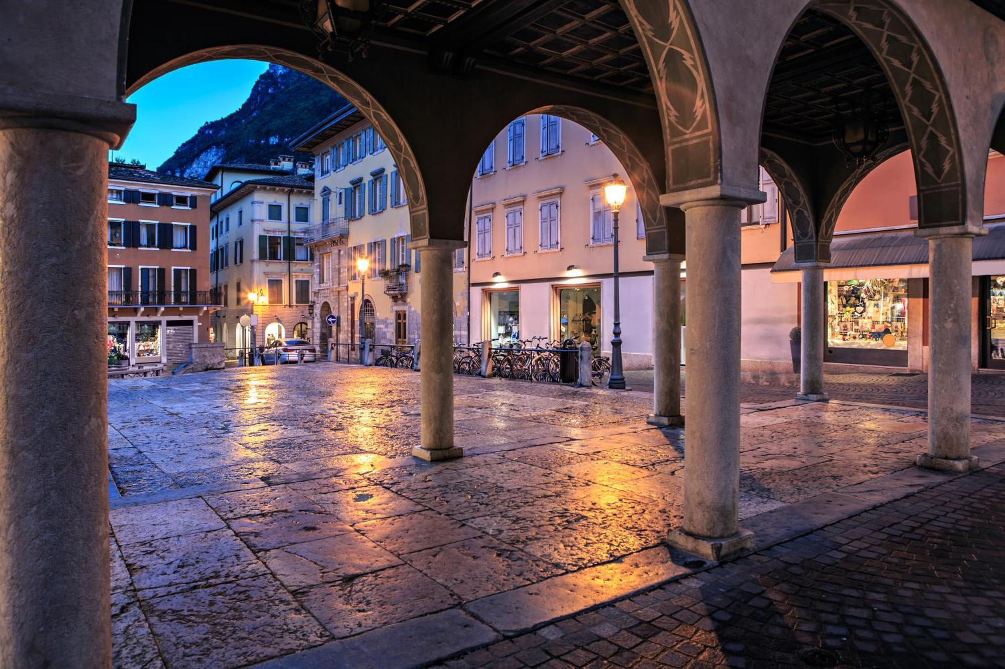 Claz House - Happy Rentals Riva del Garda Eksteriør bilde