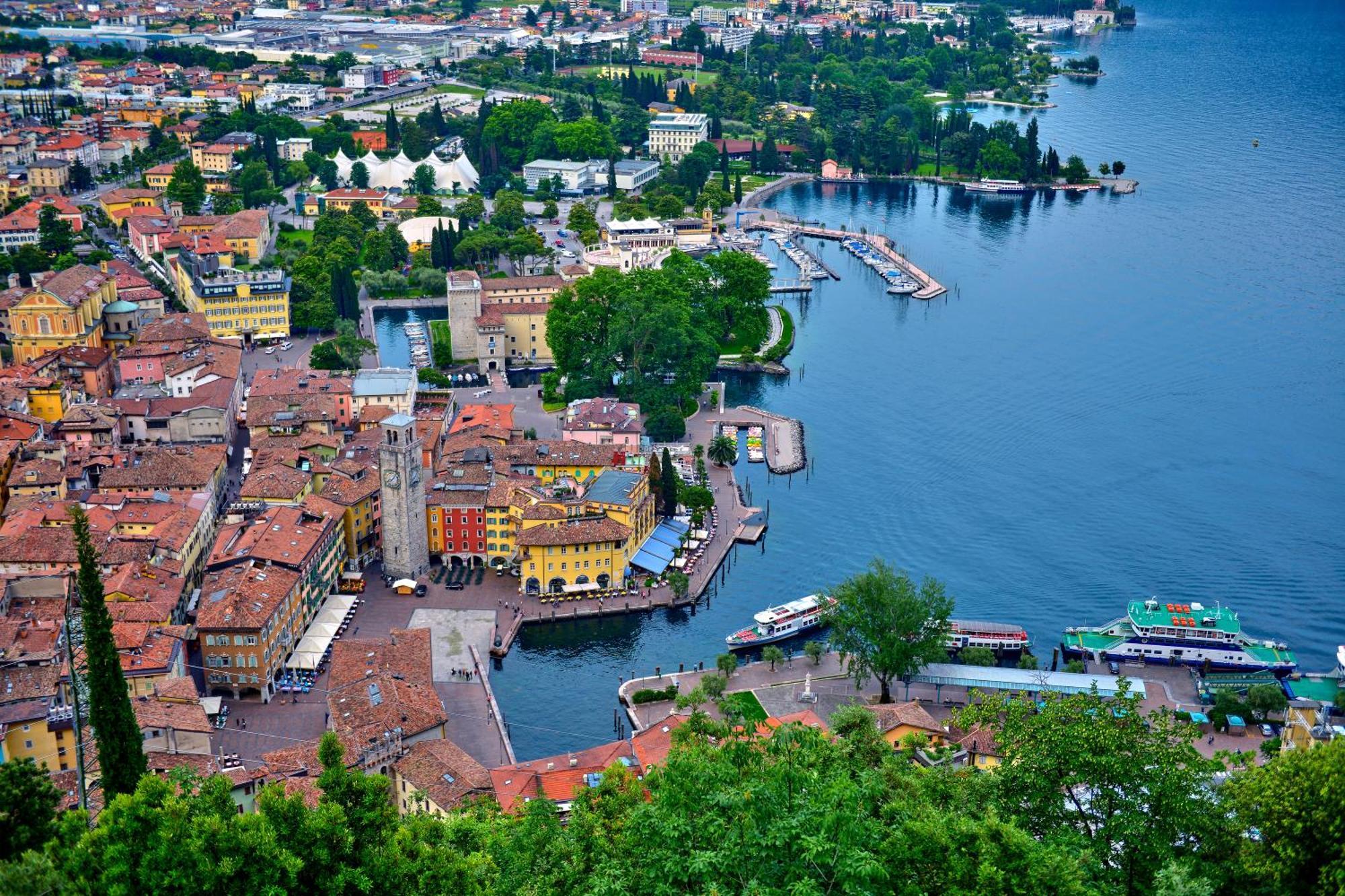 Claz House - Happy Rentals Riva del Garda Eksteriør bilde